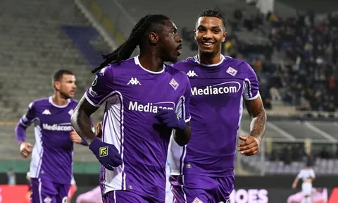 Fiorentina thắng trận đầu tiên ở Serie A, AS Roma đạt thỏa thuận với Zirkzee