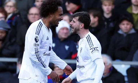 Vỡ mộng với Elliot Anderson, Man United chưa quyết tương lai Joshua Zirkzee