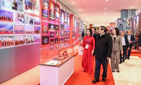 Thủ tướng Phạm Minh Chính kiểm tra công tác chuẩn bị Đại hội Thi đua yêu nước toàn quốc lần thứ XI