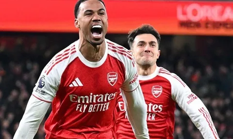 Arsenal thắng đậm Aston Villa trên sân nhà Emirates