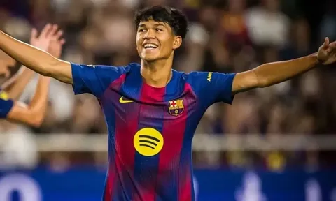 PSG chiêu mộ tai năng trẻ gốc Philippines của Barcelona