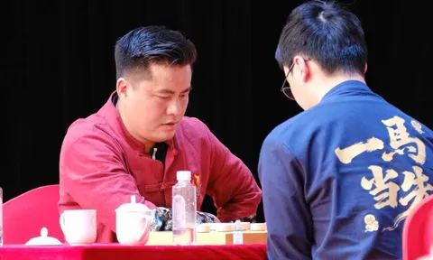 Lại Lý Huynh xuất sắc giành vé vào bán kết Giải cờ Tướng Ngũ Dương bôi 2026