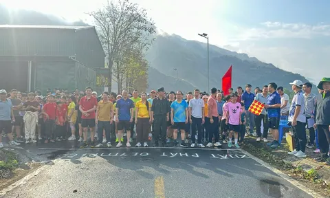 Xã Pa Tần phát động Ngày chạy Olympic vì sức khỏe toàn dân