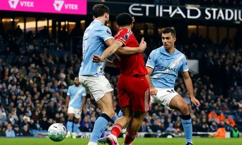 Arsenal sáng cửa vô địch sau cú xảy chân của Man City