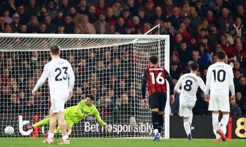 Man United "đánh rơi" chiến thắng trên sân của Bournemouth