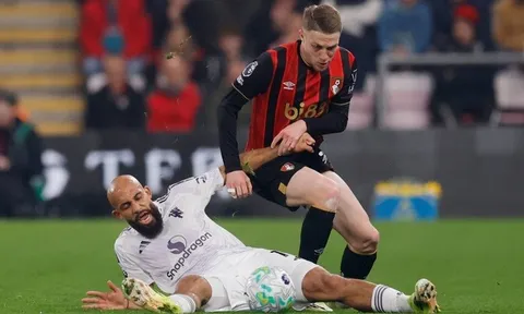 Man United sáng cửa chiêu mộ Davies, nhận tin xấu từ Mbeumo và Sesko