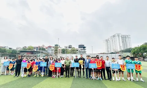 Khai mạc Giải Bóng đá khối học sinh Tiểu học và THCS phường Ba Đình