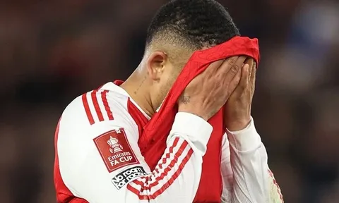 Arsenal tan mộng ăn ba sau trận thua sốc