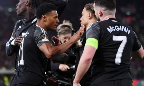 Aston Villa thắng cách biệt ở lượt đi tứ kết Europa League