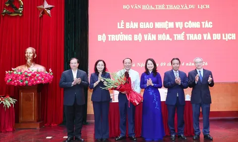 Bàn giao nhiệm vụ công tác Bộ trưởng Bộ Văn hóa, Thể thao và Du lịch