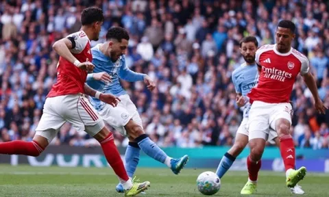 Arsenal sắp tan mộng vô địch Premier League sau thất bại trước Man City