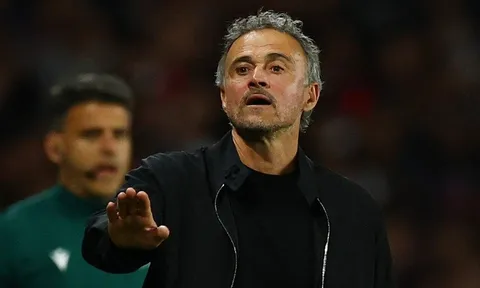 Huấn luyện viên Enrique và trung vệ Marquinhos đi vào lịch sử Champions League