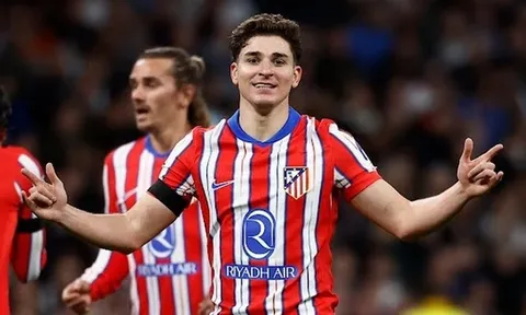 Julian Alvarez đi vào lịch sử trong ngày Atletico Madrid cầm hòa Arsenal