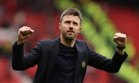Huấn luyện viên Michael Carrick và Matheus Cunha đi vào lịch sử
