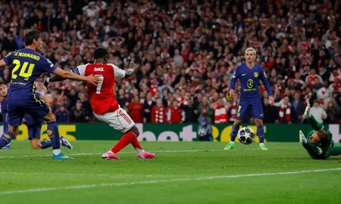 Arsenal giành vé vào chung kết Champions League
