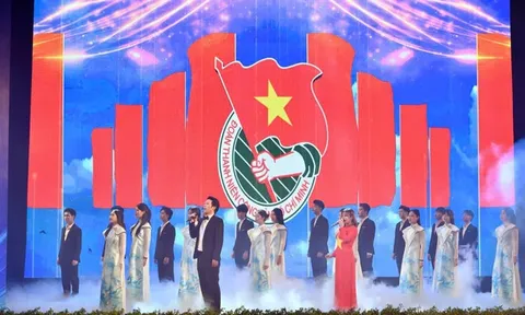 300 cán bộ đoàn, đoàn viên, thanh niên tiêu biểu tham dự chuỗi hoạt động nghệ thuật, triển lãm nhân Kỷ niệm 136 năm Ngày sinh Chủ tịch Hồ Chí Minh