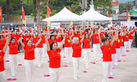 Tổ chức Lễ phát động phong trào “Mỗi người dân lựa chọn ít nhất một môn thể thao phù hợp để tập luyện thường xuyên”