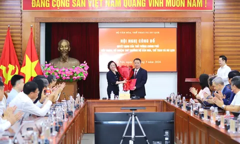 Trao quyết định bổ nhiệm Thứ trưởng Bộ Văn hóa, Thể thao và Du lịch Nguyễn Huy Dũng