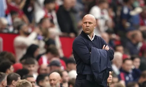 Liverpool sa thải huấn luyện viên Arne Slot, Chelsea hét giá 120 triệu euro cho Joao Pedro
