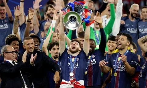 Khvicha Kvaratskhelia được vinh danh là Cầu thủ hay nhất Champions League