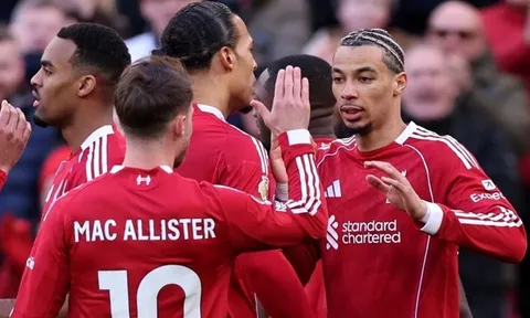 Hàng loạt "ngôi sao" tại Liverpool đối mặt tương lai bất định