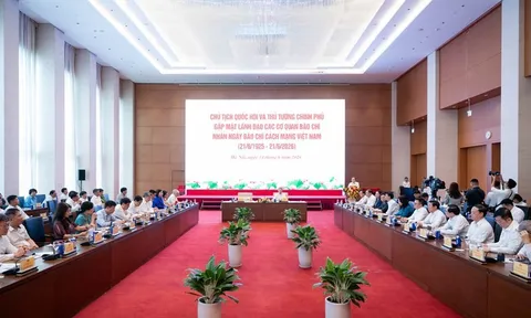 Chủ tịch Quốc hội và Thủ tướng Chính phủ gặp mặt Lãnh đạo các cơ quan báo chí