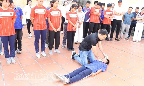 Hưng Yên tập huấn bồi dưỡng nghiệp vụ môn Bơi và phòng, chống đuối nước 