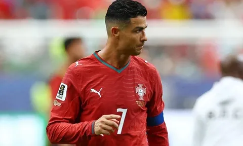 Kane cân bằng kỷ lục World Cup của tuyển Anh, Ronaldo chìm trong "cơn khát" bàn thắng
