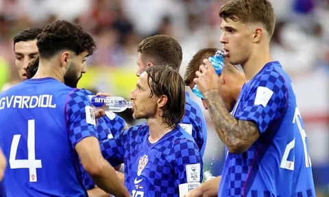 Huấn luyện viên Tuchel đề nghị FIFA thay đổi cách bố trí nhiếp ảnh gia, World Cup 2026 tiếp tục gây tranh cãi