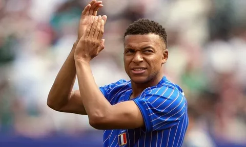 Mbappe đi vào lịch sử tuyển Pháp, Olise tái hiện kỳ tích của đội trưởng