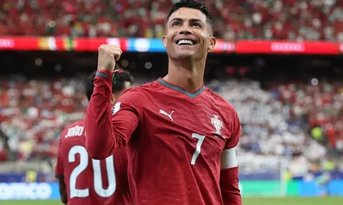 Cristiano Ronaldo phá 2 kỷ lục World Cup của Messi