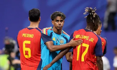Tây Ban Nha trả giá đắt, Uruguay khép lại kỳ World Cup thất vọng