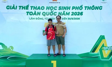 Từ những buổi tập cùng cha đến bục vinh quang toàn quốc