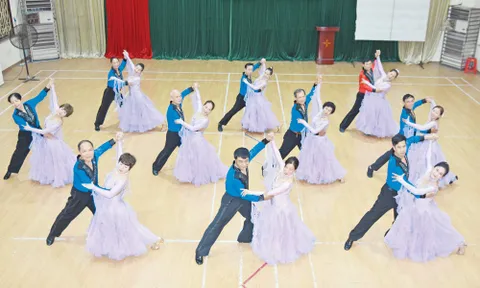 Người cao tuổi Bắc Ninh tích cực luyện tập khiêu vũ thể thao