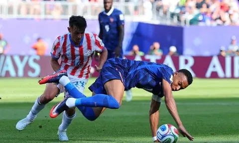Bùng nổ tranh cãi sau chiến thắng của Pháp, Mbappe áp sát Messi