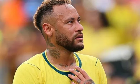Neymar nghẹn ngào chia tay tuyển Brazil