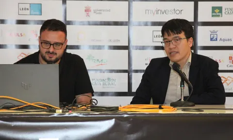 Lê Quang Liêm giành ngôi á quân Giải cờ Nhanh Leon Masters 2026