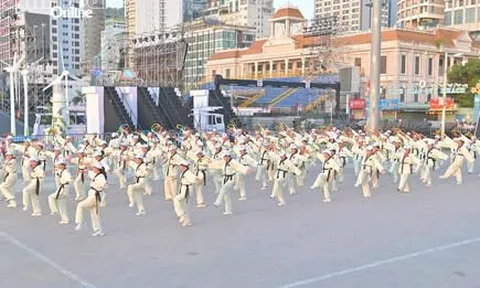 Đồng diễn thể dục dưỡng sinh hưởng ứng Festival Biển Khánh Hòa năm 2026
