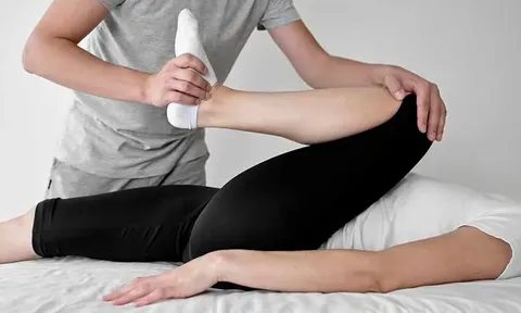Bạn Trí Đức - ở Đồng Nai hỏi: Xin cho biết các biện pháp phòng tránh chấn thương khi chơi thể thao?