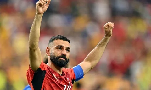 Salah chọn bến đỗ bất ngờ, Stones được Juventus theo đuổi