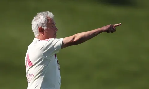 Real Madrid lập kỷ lục doanh thu, Mourinho dần định hình diện mạo mới