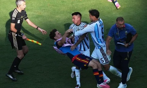 FIFA liên tiếp ra quyết định gây chú ý liên quan đến tuyển Argentina