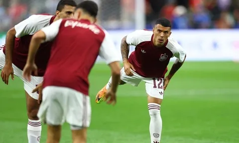 Tottenham hoàn tất bom tấn Fernandes, Chelsea gây tranh cãi với Barco