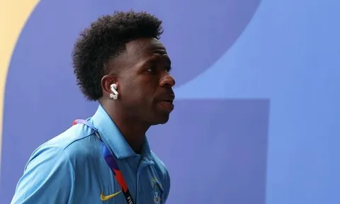 Real Madrid tăng đề nghị gia hạn, Vinicius vẫn đứng trước lựa chọn lớn nhất sự nghiệp