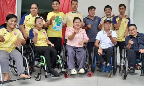 Chủ tịch Liên đoàn các Trung tâm Nghiên cứu sống Độc lập Hàn Quốc giao lưu tại Câu lạc bộ Parasports Tân Thới Hiệp