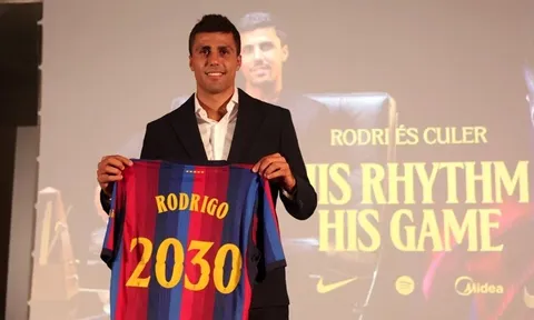 Barcelona "nẫng" Rodri từ Real Madrid, Man City tiếp tục cuộc thanh lọc