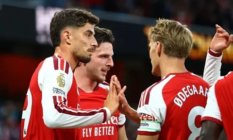 Arsenal thắng lớn ngày khai màn Giải Ngoại hạng Anh 2026-2027