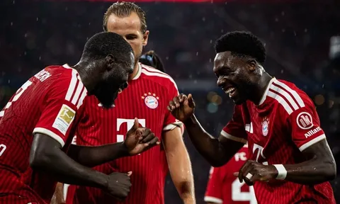 Bayern Munich "nghiền nát" Stuttgart trong ngày khai màn Bundesliga