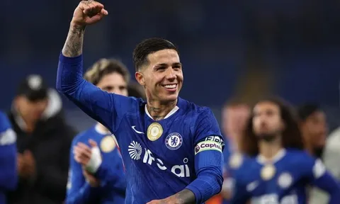 Enzo Fernandez gây tranh cãi sau khi rời Chelsea