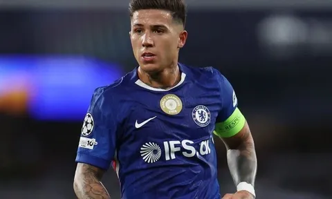 Enzo Fernandez gây tranh cãi sau khi rời Chelsea